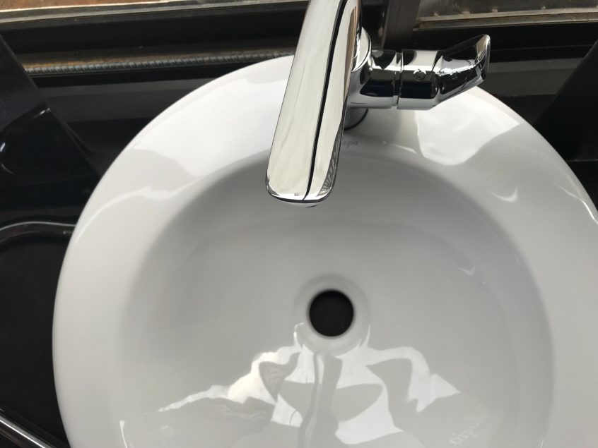 clean drain in a sink